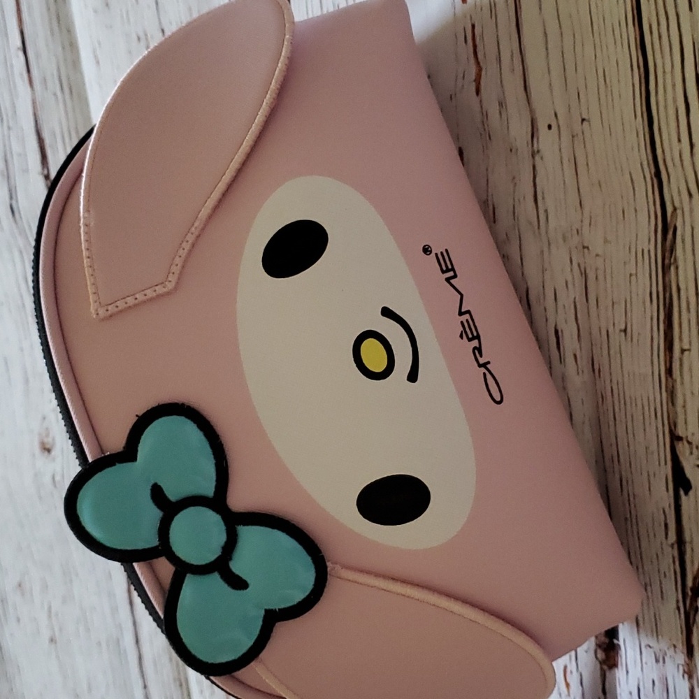 🆕️ LIMITED EDITION SANRIO CREME MY MELODY MAKEUP BAG 💗